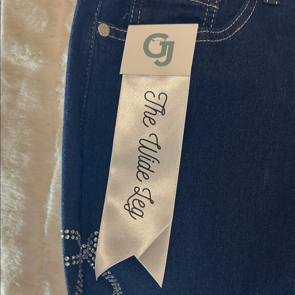 GOGO Jeans Mid-Rise Wide Leg Women's Jeans W/ Rhinestone Bows - Picture 11 of 13